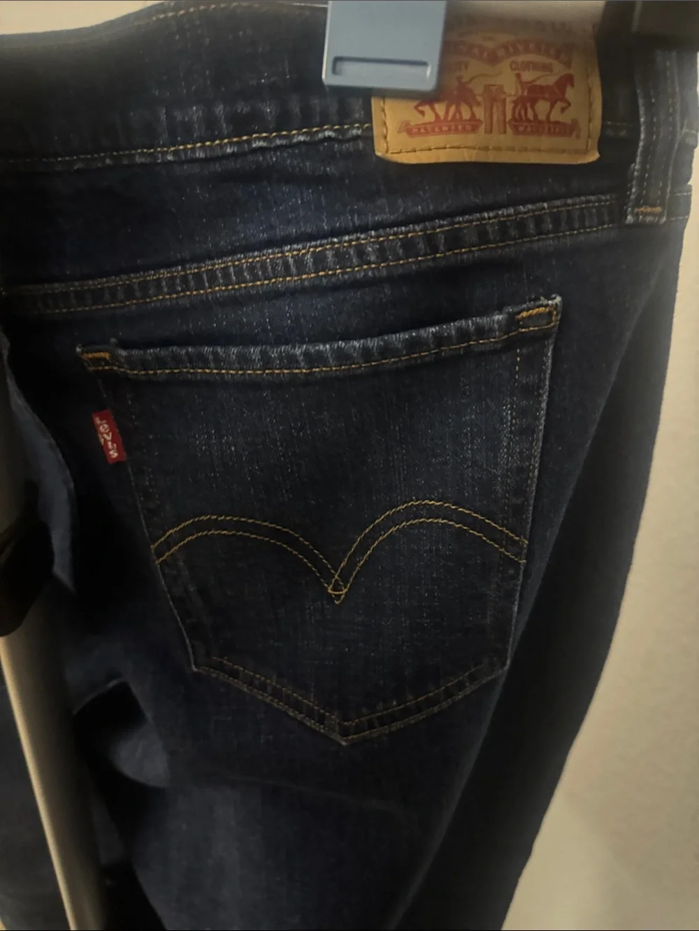 Levis straight leg